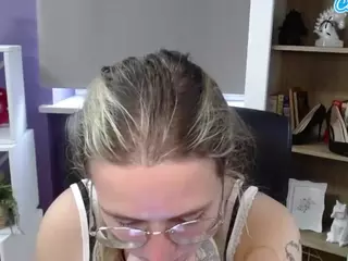 ZoeyFancy's Live Sex Cam Show