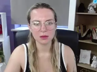 ZoeyFancy's Live Sex Cam Show
