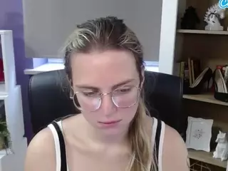 ZoeyFancy's Live Sex Cam Show