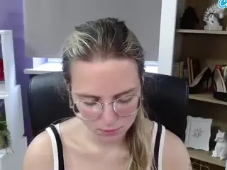 ZoeyFancy's Live Sex Cam Show