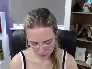 ZoeyFancy's Live Sex Cam Show