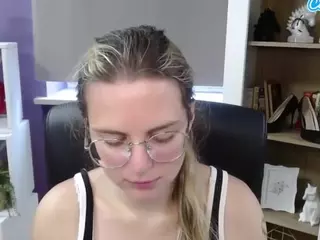 ZoeyFancy's Live Sex Cam Show