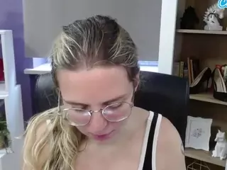 ZoeyFancy's Live Sex Cam Show