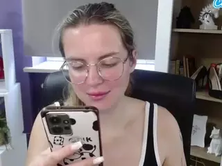 ZoeyFancy's Live Sex Cam Show