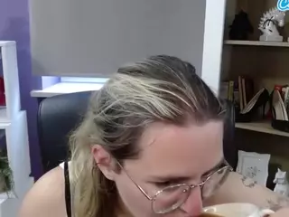 ZoeyFancy's Live Sex Cam Show