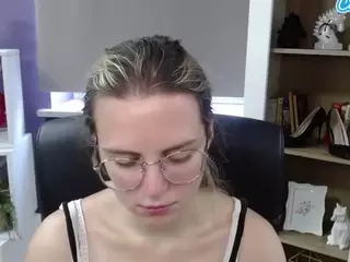 ZoeyFancy's Live Sex Cam Show