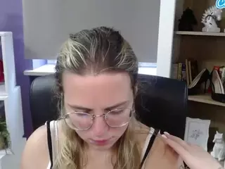 ZoeyFancy's Live Sex Cam Show