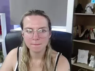 ZoeyFancy's Live Sex Cam Show
