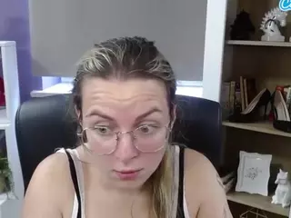 ZoeyFancy's Live Sex Cam Show