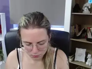 ZoeyFancy's Live Sex Cam Show