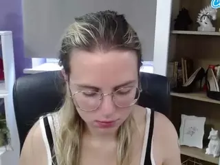 ZoeyFancy's Live Sex Cam Show
