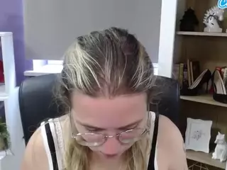ZoeyFancy's Live Sex Cam Show