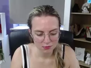 ZoeyFancy's Live Sex Cam Show