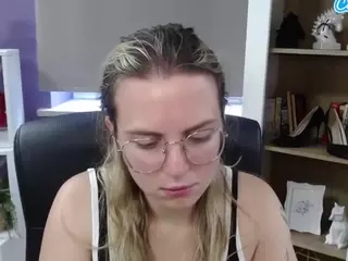ZoeyFancy's Live Sex Cam Show
