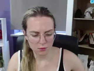 ZoeyFancy's Live Sex Cam Show