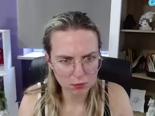 ZoeyFancy's Live Sex Cam Show