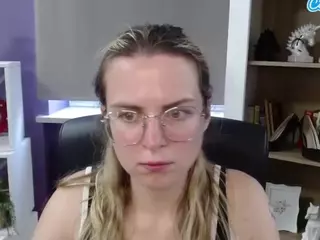 ZoeyFancy's Live Sex Cam Show