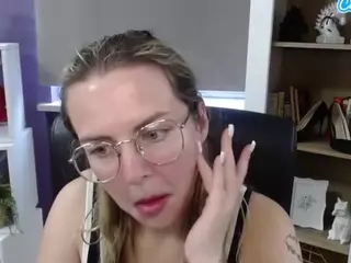 ZoeyFancy's Live Sex Cam Show