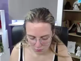 ZoeyFancy's Live Sex Cam Show