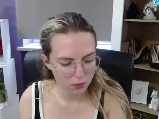 ZoeyFancy's Live Sex Cam Show