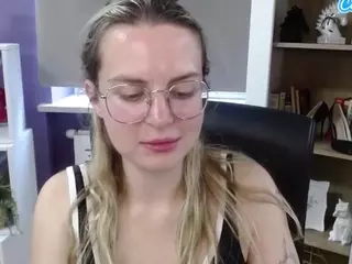 ZoeyFancy's Live Sex Cam Show