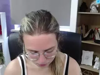 ZoeyFancy's Live Sex Cam Show