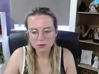 ZoeyFancy's Live Sex Cam Show