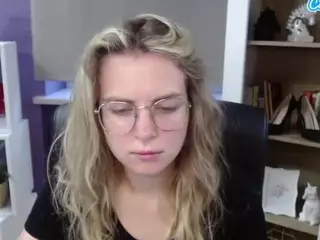 ZoeyFancy's Live Sex Cam Show