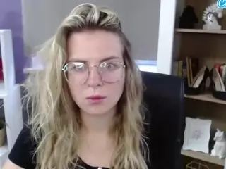 ZoeyFancy's Live Sex Cam Show
