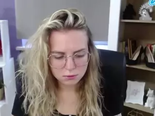 ZoeyFancy's Live Sex Cam Show
