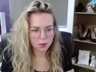 ZoeyFancy's Live Sex Cam Show