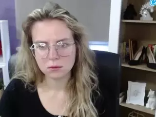 ZoeyFancy's Live Sex Cam Show