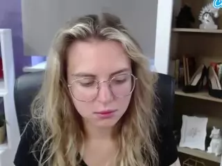 ZoeyFancy's Live Sex Cam Show