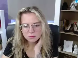 ZoeyFancy's Live Sex Cam Show