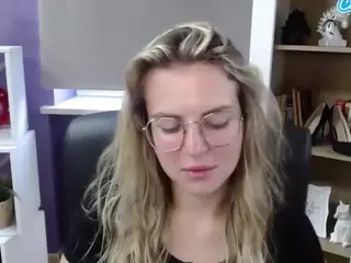 ZoeyFancy's Live Sex Cam Show