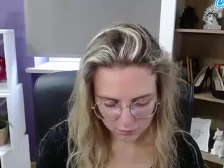 ZoeyFancy's Live Sex Cam Show