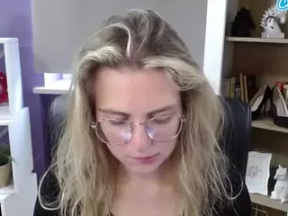 ZoeyFancy's Live Sex Cam Show