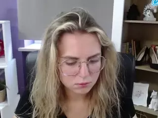 ZoeyFancy's Live Sex Cam Show