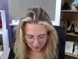 ZoeyFancy's Live Sex Cam Show