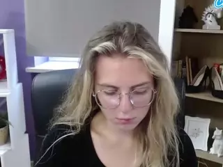 ZoeyFancy's Live Sex Cam Show