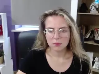 ZoeyFancy's Live Sex Cam Show