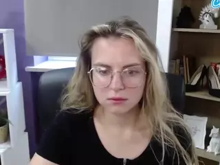 ZoeyFancy's Live Sex Cam Show