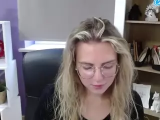 ZoeyFancy's Live Sex Cam Show