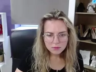 ZoeyFancy's Live Sex Cam Show