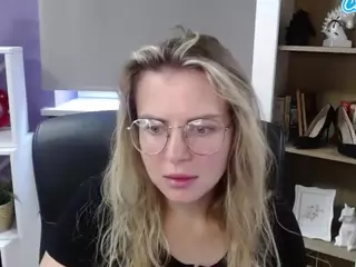 ZoeyFancy's Live Sex Cam Show