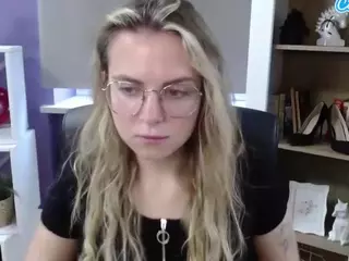 ZoeyFancy's Live Sex Cam Show