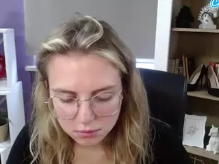 ZoeyFancy's Live Sex Cam Show