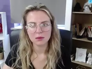 ZoeyFancy's Live Sex Cam Show