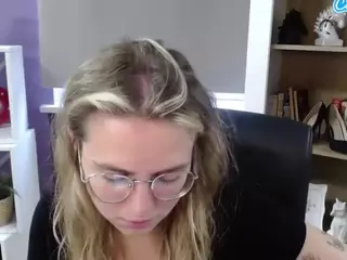 ZoeyFancy's Live Sex Cam Show