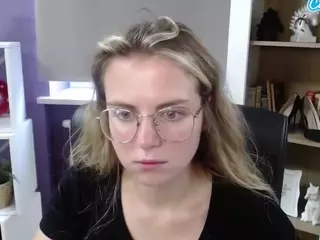 ZoeyFancy's Live Sex Cam Show